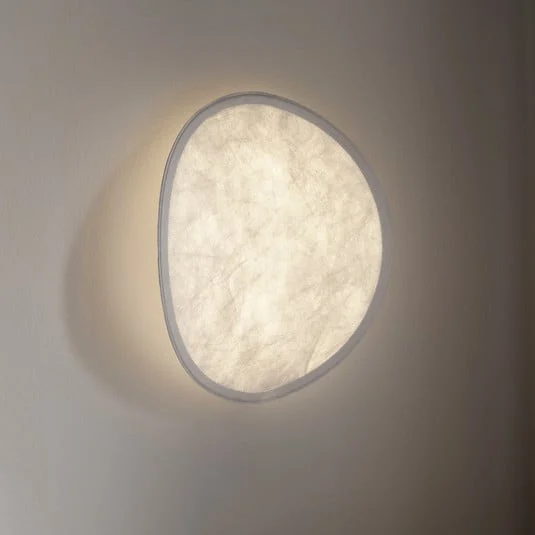 Aplique de pared LED Tense de New Works, blanco/blanco, Ø 35 cm, tejido no