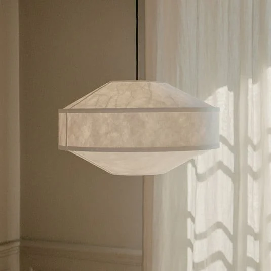 New Works lámpara colgante Kite, Ø 55 cm, blanca, 3 luces, vellón