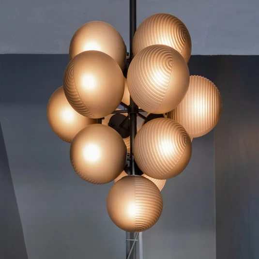 lámpara colgante Stellar Grape Pequeña, gris ahumado, 13 luces.