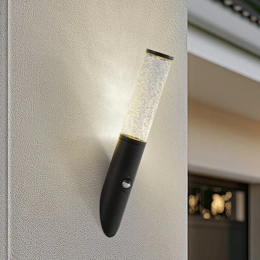 Aplique de exterior Lindby Gavros, negro, aluminio, sensor