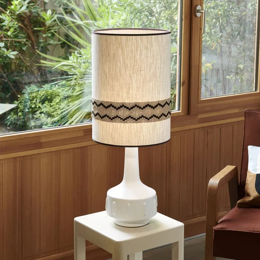 MARKET SET Lámpara de mesa Jimmy, color blanco/beige, 83 cm, borde