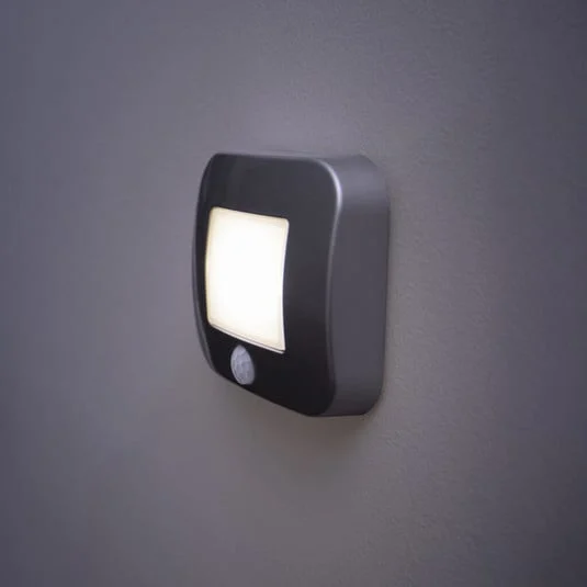 Lámpara nocturna OSRAM NIGHTLUX HALL, sensor plateado, batería IP54