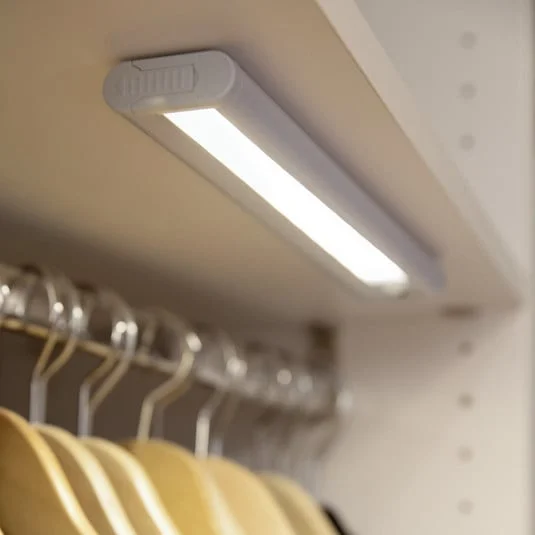 Lámpara LED bajo mueble recargable OSRAM LINEAR MOBILE, 30 cm Sensor USB
