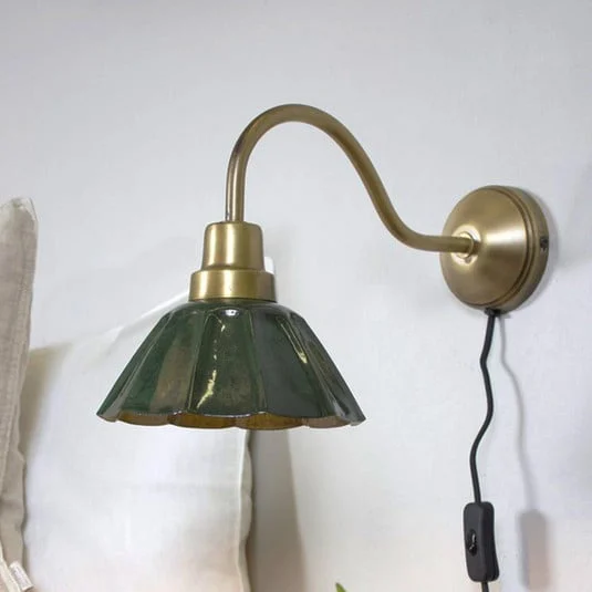PR Home Aplique de pared Ester, verde, saliente 34 cm, metal