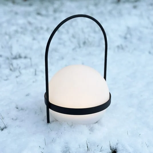 Lámpara LED solar Dyberg Larsen Summer, blanco/negro, altura 26 cm