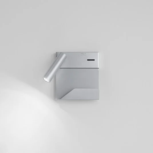 Egger DLS Aplique de pared LED Rona, puerto USB, estante