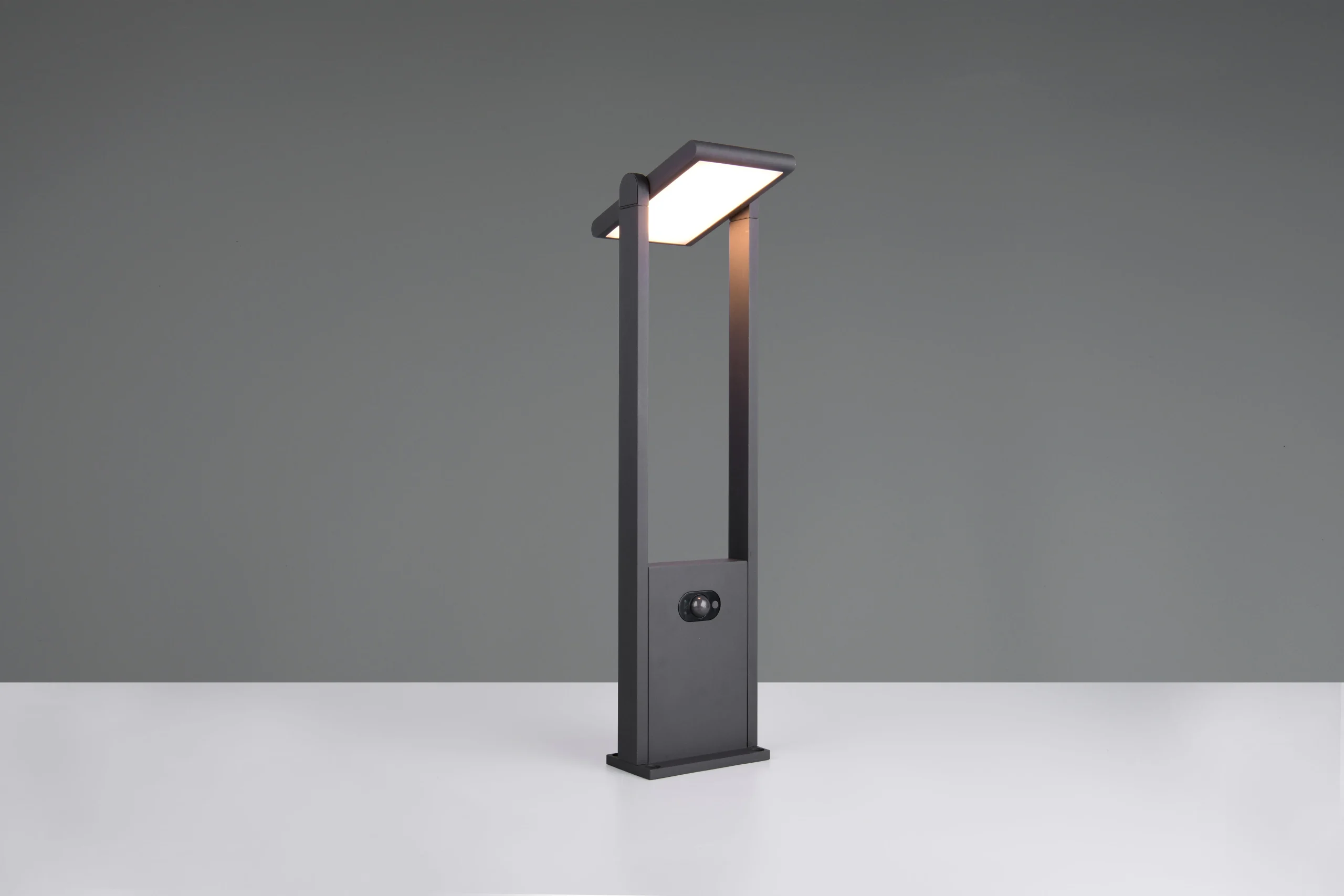 Baliza de exterior Trio Malawi LED antracita solar CCT regulable IP65 61cm 5
