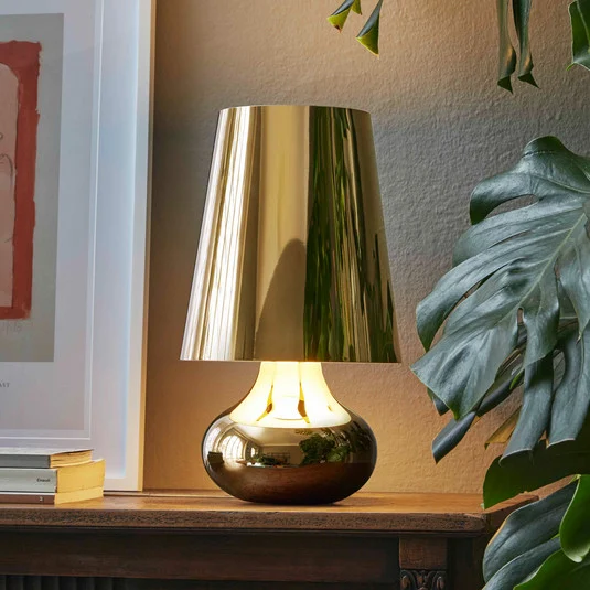 Kartell Cindy LED de mesa oro oscuro metalizado