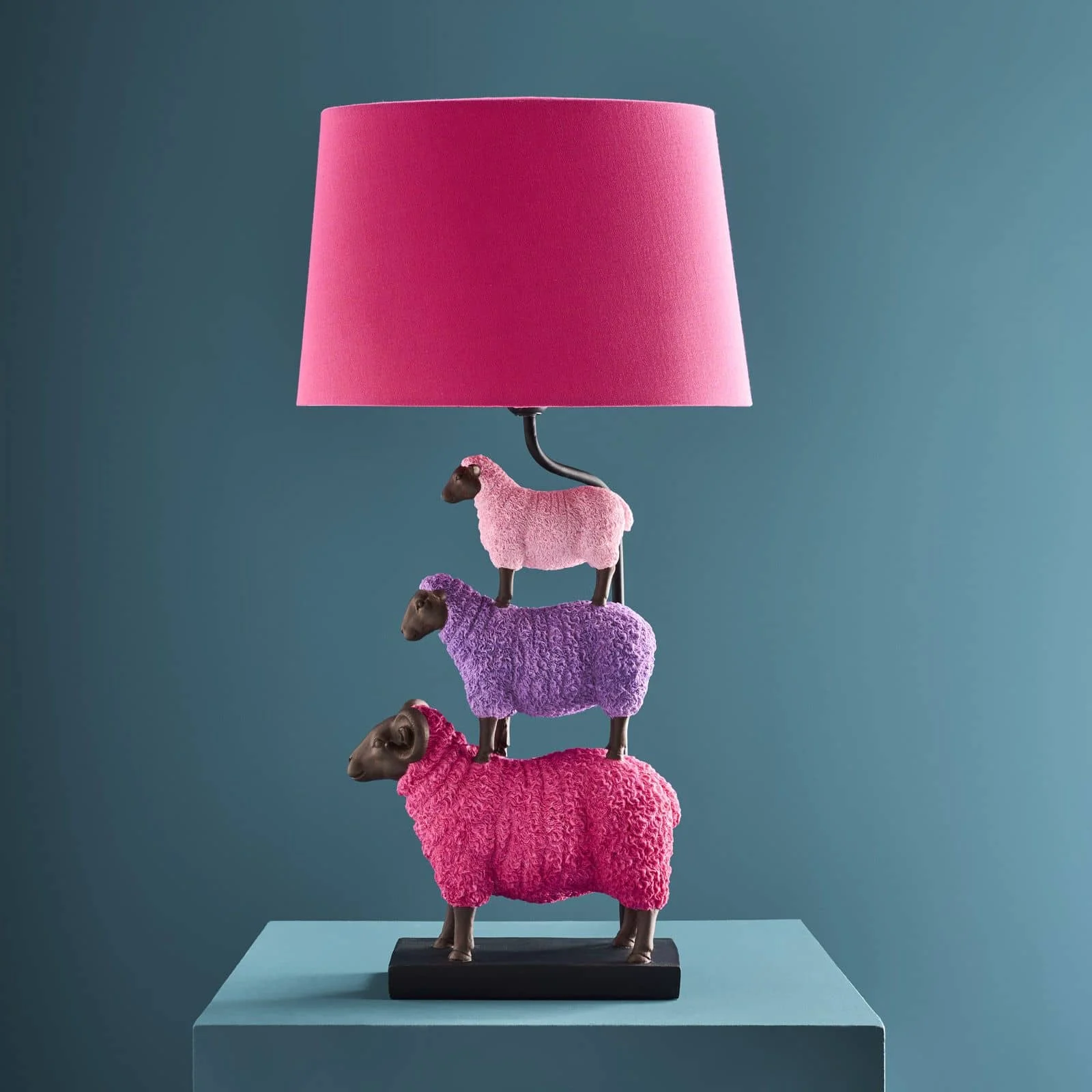 Tischleuchte m. Schafen Colorful Sheep, magenta-lila-rosa