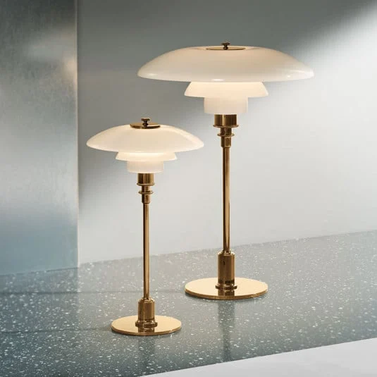 Louis Poulsen PH 2/1 lámpara de mesa latón-blanco