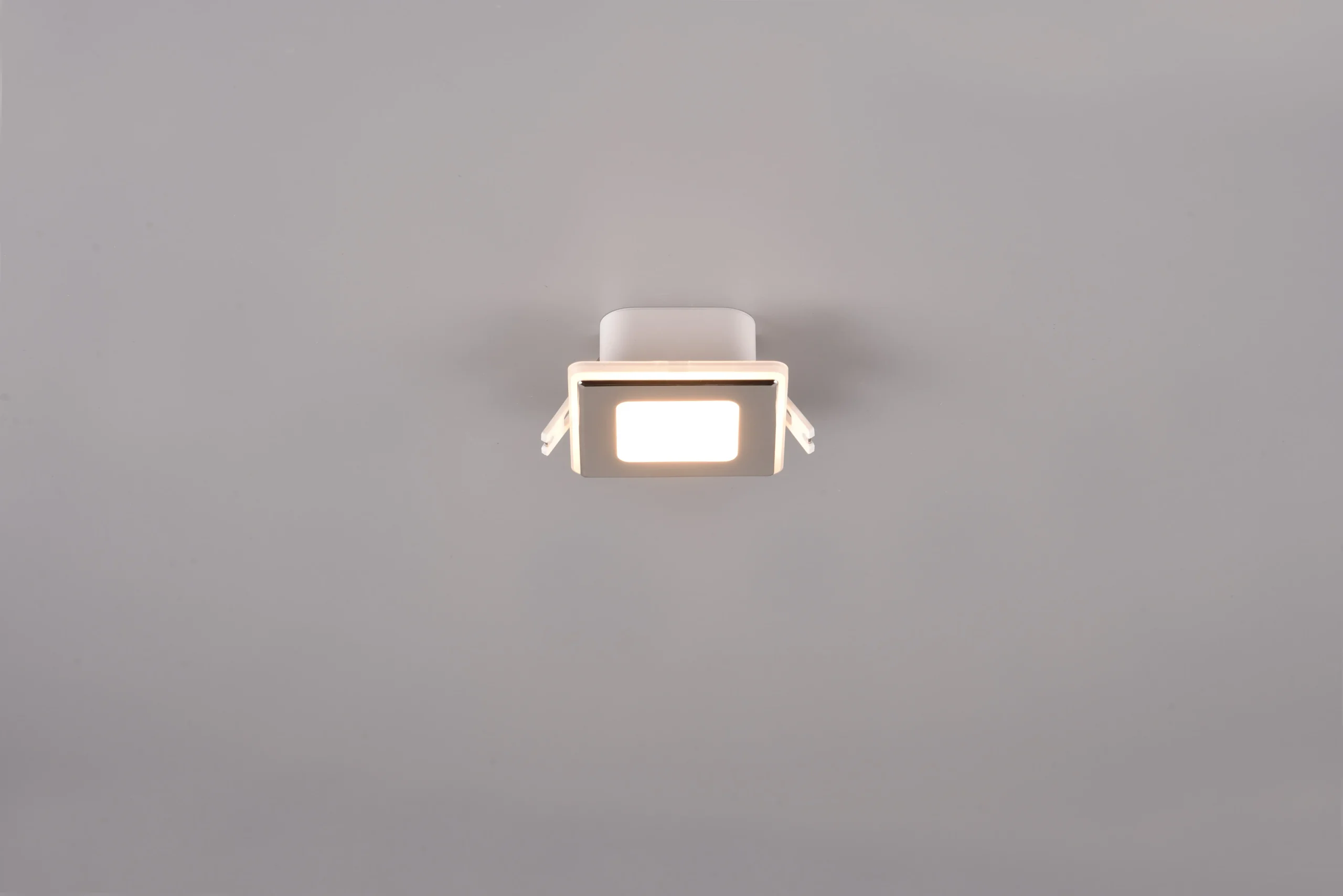 Plafón de techo Trio Nimbus LED cromo 3000K regulable IP44 8,5cm 6