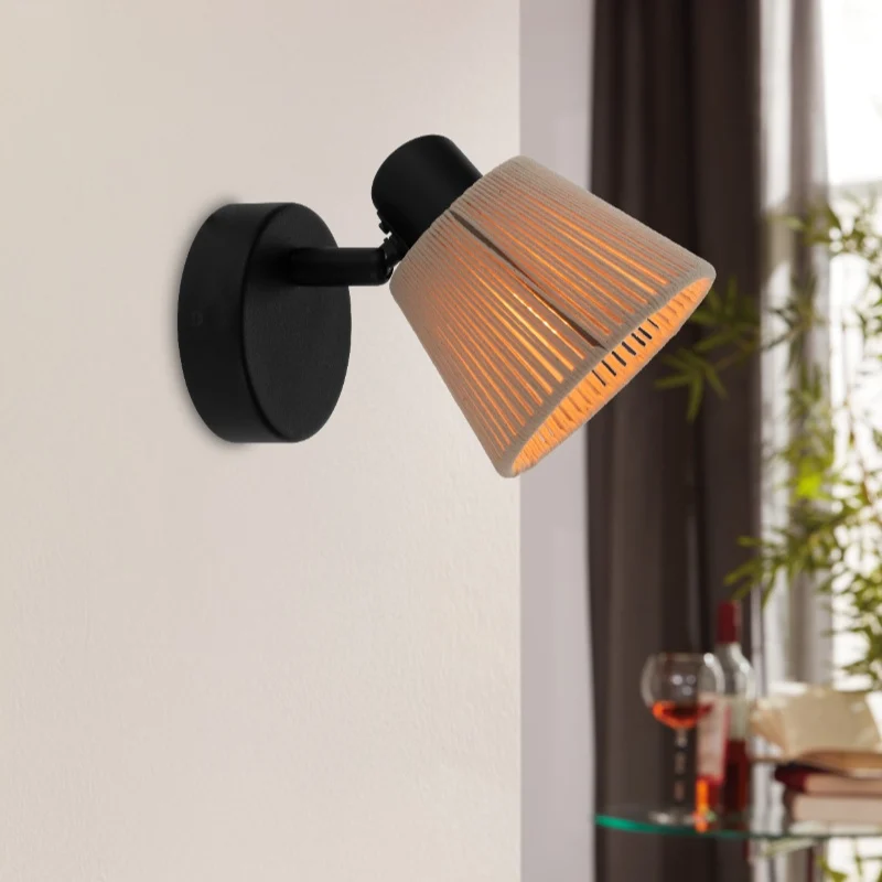 Foco de pared crema de tela, Serah