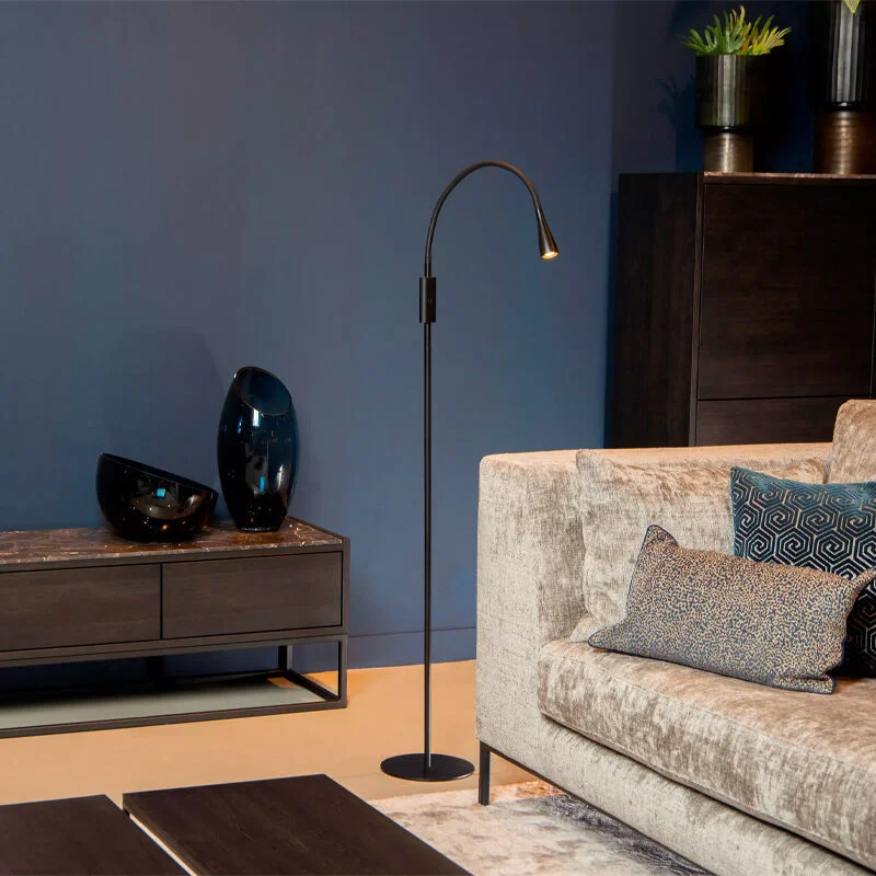 Lámpara de pie de lectura moderna negra, Zozy, 3W, 3000K LED, regulable en 3 pasos