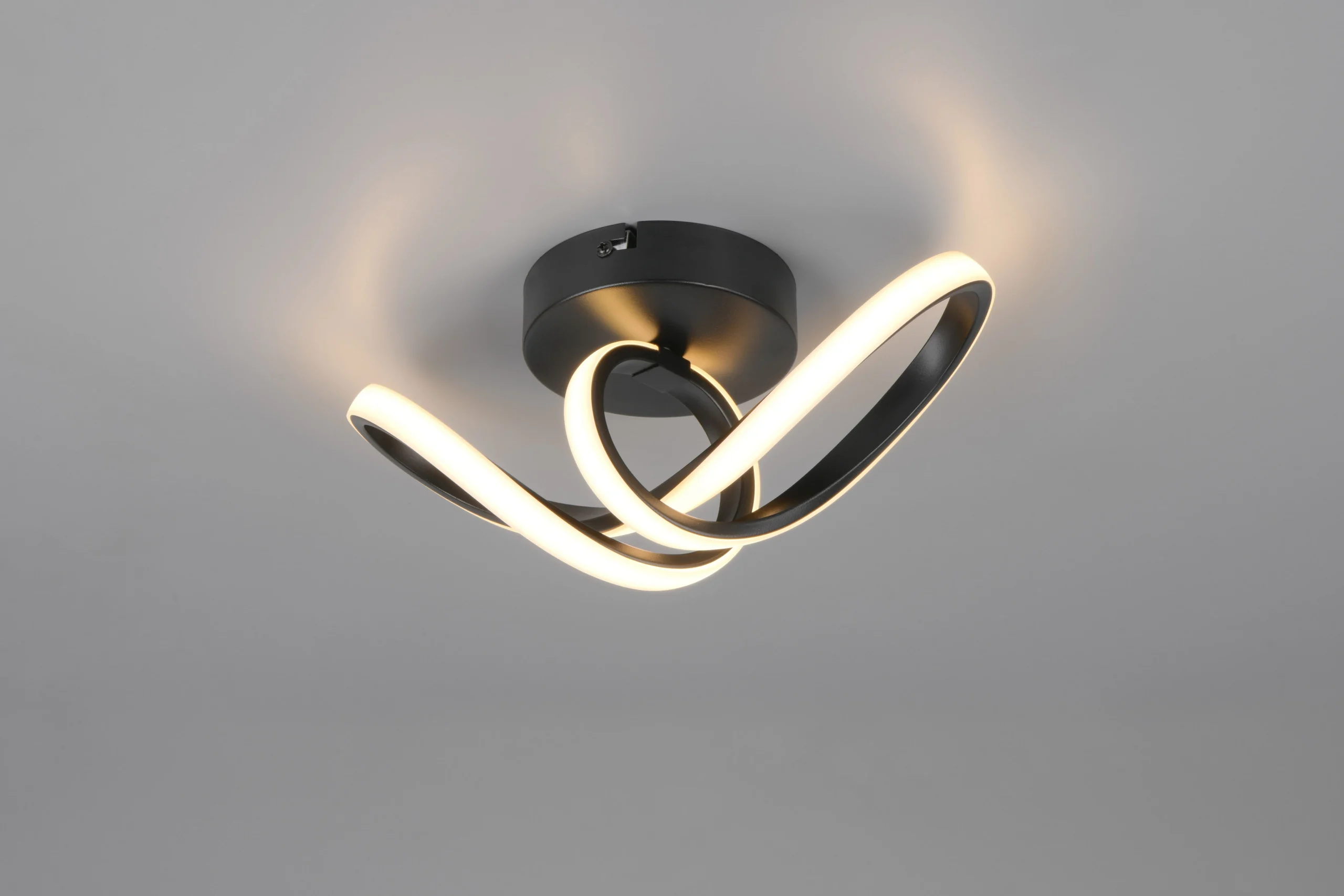 Plafón de techo Trio Rusa LED negro mate 3000K 28cm R