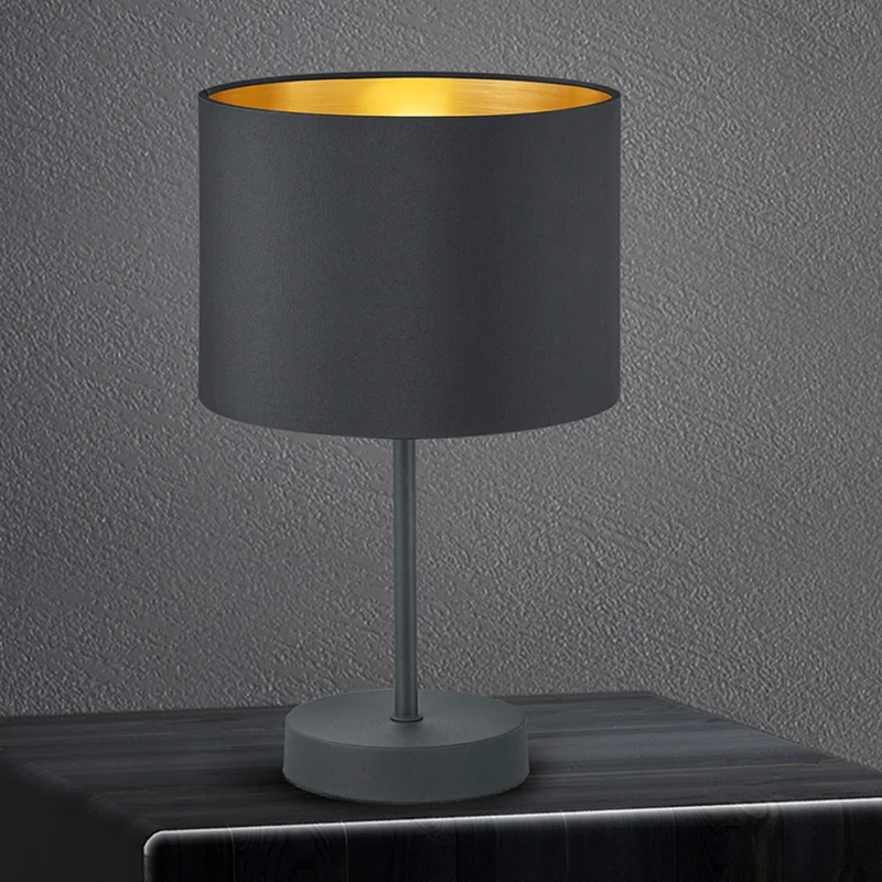 Lámpara de mesa moderna negra, Jeany, con interruptor