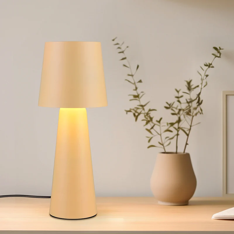 Lámpara de mesa moderna beige, Lillyam, con interruptor