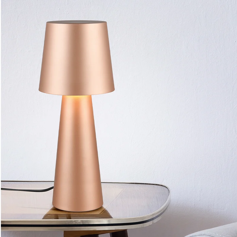 Lámpara de mesa moderna marrón, Lillyam, con interruptor