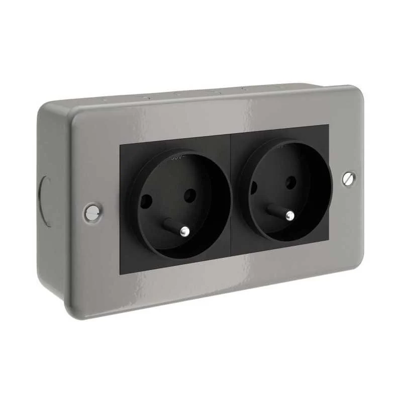 Base de enchufe doble tipo francés para instalaciones con tubo flexible Ø20 mm
