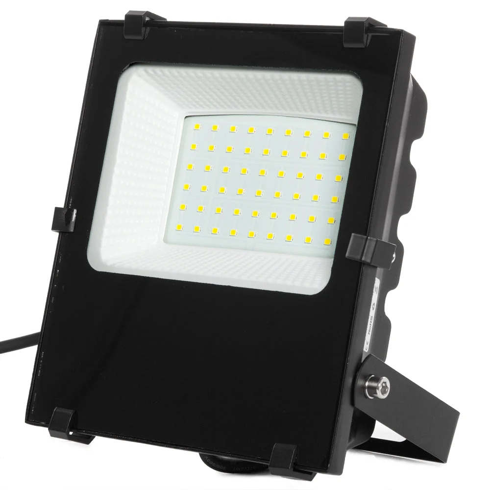 Proyector LED 30W 4800Lm 6000ºK IP65 Regulable 100.000H