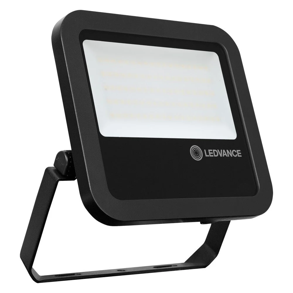 Proyector LED Ledvance, foco de 65 W, 7150 lm, 3000 K, 100 x 100º, IP65